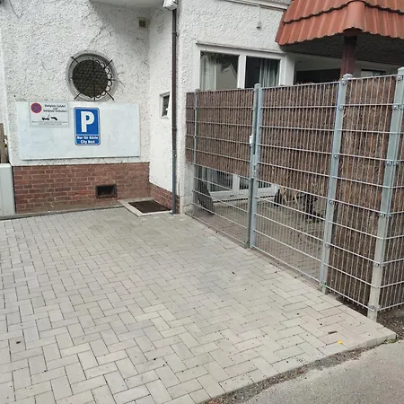 Апартаменты Nest - Grosse Gemuetliche Mit Terrasse, Zentral Gelegen, Fuer Paare, Familien Und Hunde! Гёттинген